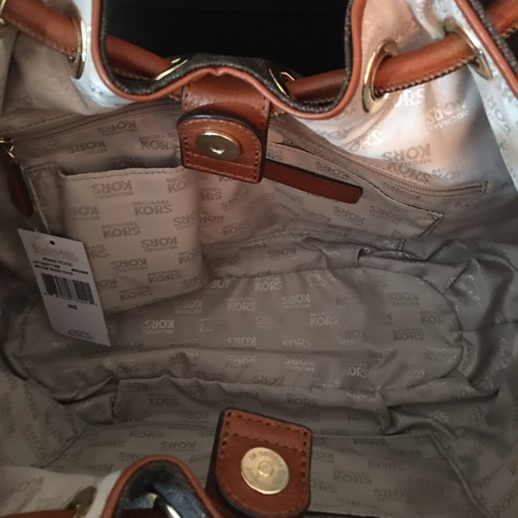 *** SALE*** Michael Kors Brown Tote - Picture 5 of 5